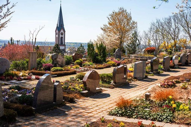 Die Gemeinde Ihringen hat fr die Best...eses hat jetzt die Gebhren angehoben.  | Foto: Hubert Gemmert