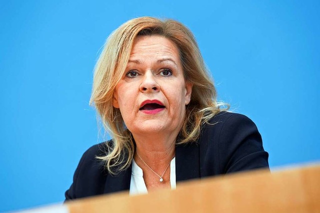 Bundesinnenministerin Nancy Faeser wie...tt auf Kritik aus Baden-Wrttemberg.  | Foto: Paul Zinken (dpa)