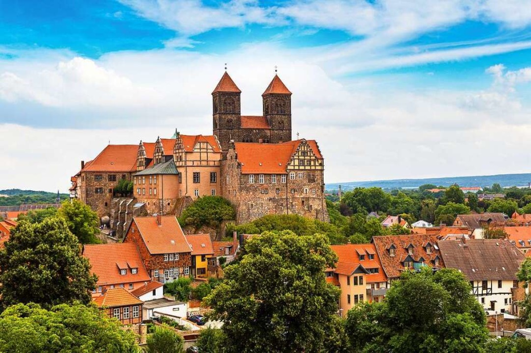 Der Quedlinburger Schlossberg mit der Stiftskirche St. Servatius.  | Foto: shutterstock.com