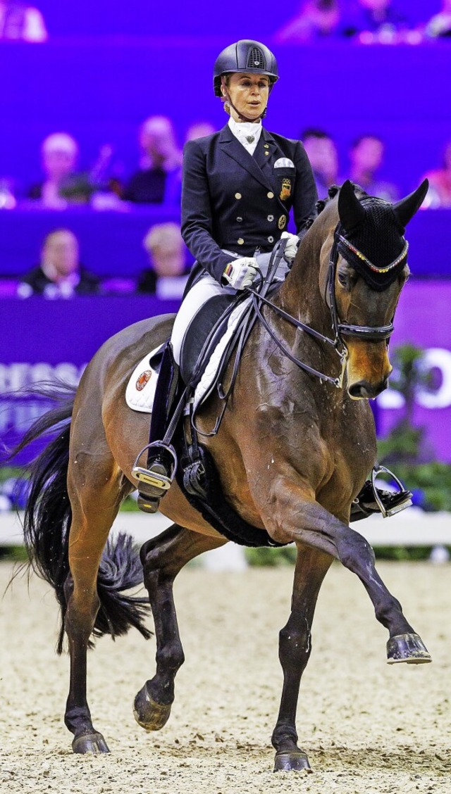 Jessica von Bredow-Werndl mit ihrer Stute Dalera  | Foto: Stefan Lafrentz (dpa)