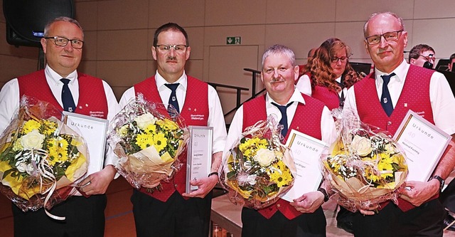 Thomas Schanz, Georg Eichkorn, Michael...en Ehrennadeln des BDB  ausgezeichnet.  | Foto: Martha Weishaar