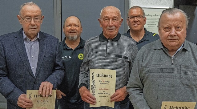 Langjhrige Mitglieder wurden geehrt (... Vorsitzender Pascal Ruf,  Walter Vitt  | Foto: Jrgen Schweizer