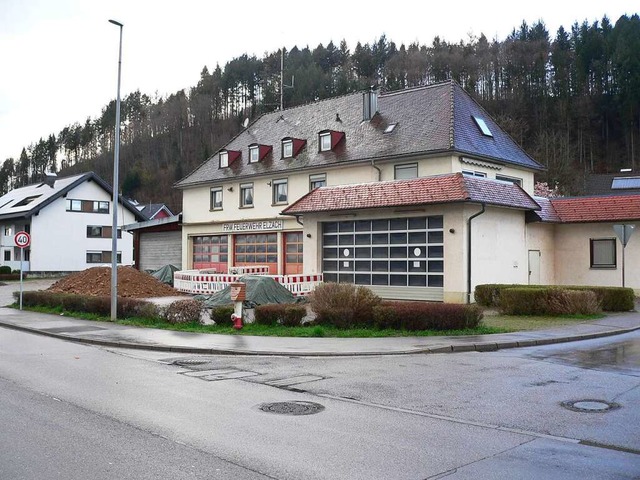 Die Feuerwehr und das Rote Kreuz sind ...ohnungen und einer Kita bebaut werden.  | Foto: Kurt Meier