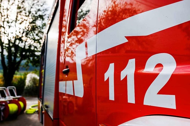 Die Feuerwehr lftete die Wohnung.  | Foto: Philipp von Ditfurth (dpa)