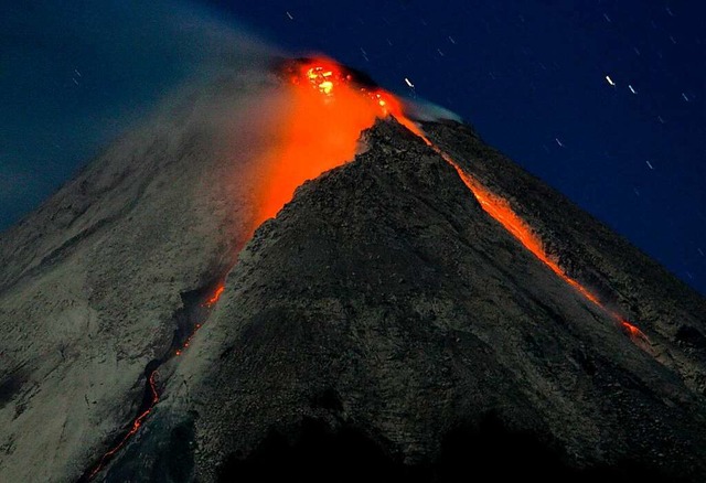 Krater des Vulkans Merapi in Ecuador.  | Foto: A2609 epa efe Tungurahua