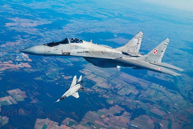 MiG-29 Kampfjets aus DDR-Altbestnden (Symbolbild)  | Foto: RADOSLAW JOZWIAK (AFP)