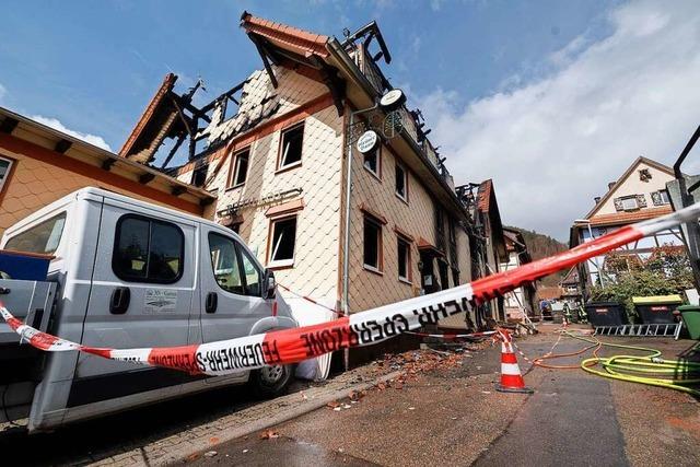 Drei Leichen nach Brand in Gernsbach geborgen