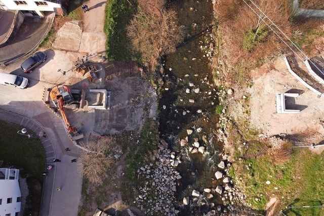 Weiter warten auf die Schl�chtbr�cke