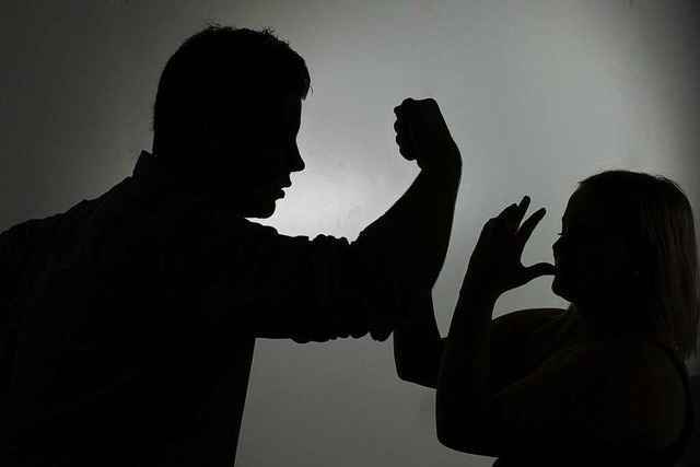 Schl�ge in den Bauch einer Schwangeren – dreieinhalb Jahre Haft f�r Mann aus dem Wiesental