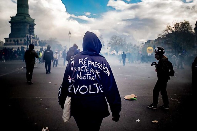 Der franzsische Prsident Emmanuel Ma...die Franzosen gegen sich aufgebracht.   | Foto: Gerard Cambon (dpa)