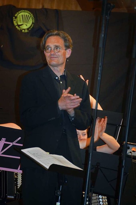 Dirigent Oliver Albrecht freut sich ber sein erstes  Konzert mit Chill Out  | Foto: Sonja Niederer