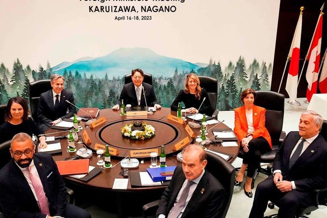 Die G7-Auenminister (im Uhrzeigersinn...(Deutschland) und Antony Blinken (USA)  | Foto: FRANCK ROBICHON (AFP)