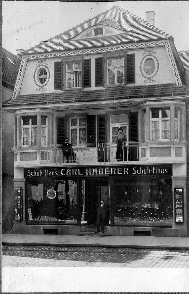 Das Schuhgeschft von Carl Haberer, da... 1938 wurde, auf einer alten Aufnahme.  | Foto: Stadtarchiv Lahr