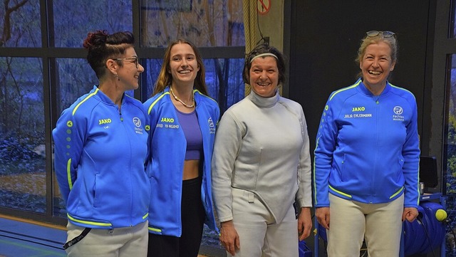 Iris Volz, Philine Kaltenbach, Judith ...fahren zum Finale im Juni in Duisburg.  | Foto: Hubert Bleyer