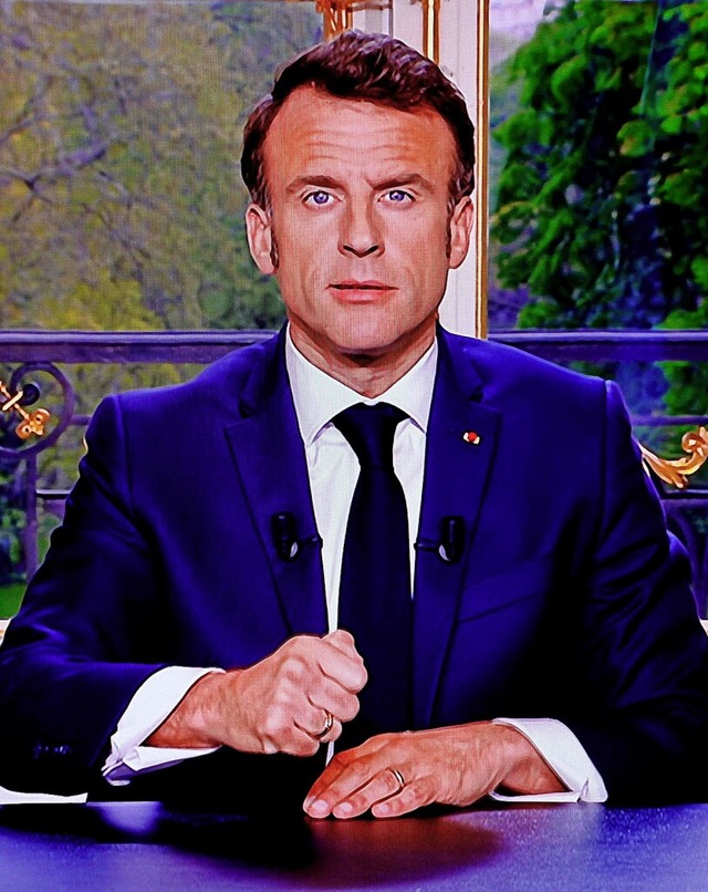 Kritikern bot Macron in seiner Fernsehansprache wenig Neues.  | Foto: LUDOVIC MARIN (AFP)