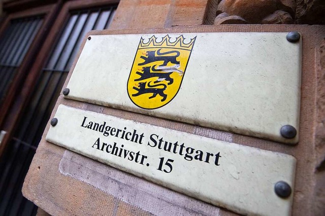 Der ranghchste uniformierte Polizist ...n Ntigung einer Untergebenen stellen.  | Foto: Marijan Murat (dpa)