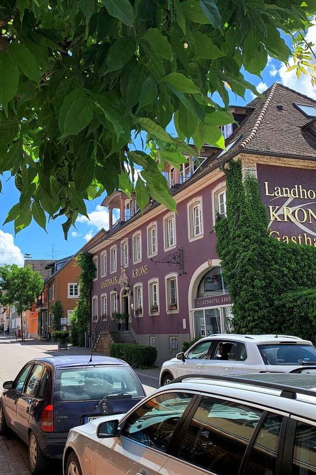 Parken ist vielerorts ein altes Proble...ten und die Bewohner mehr Autos haben.  | Foto: Simone Hhl