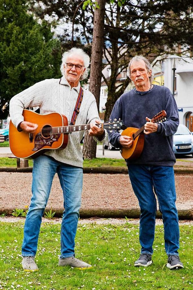 Urban Huber (links) und Eberhard Jckle sind das Kernteam von Goschehobel.  | Foto: Gabriele Zahn