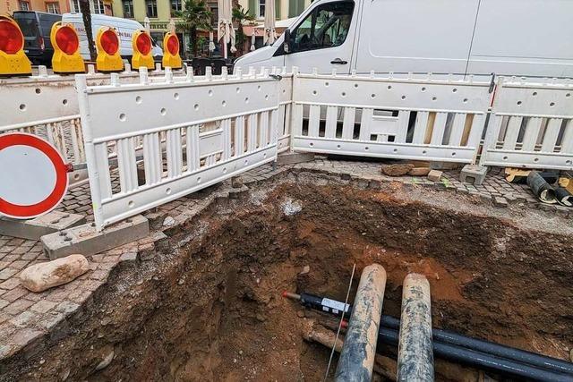 Menschliche Knochen bei Bauarbeiten am Münsterplatz in Bad Säckingen aufgetaucht