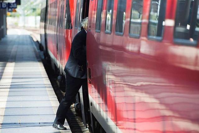 Zugbegleiterin in S-Bahn Richtung Freiburg geschlagen und bespuckt