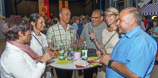 Wie 2018 bietet die Weinmesse wieder d...ch bei einem Glas Wein auszutauschen.   | Foto: Olaf Michel