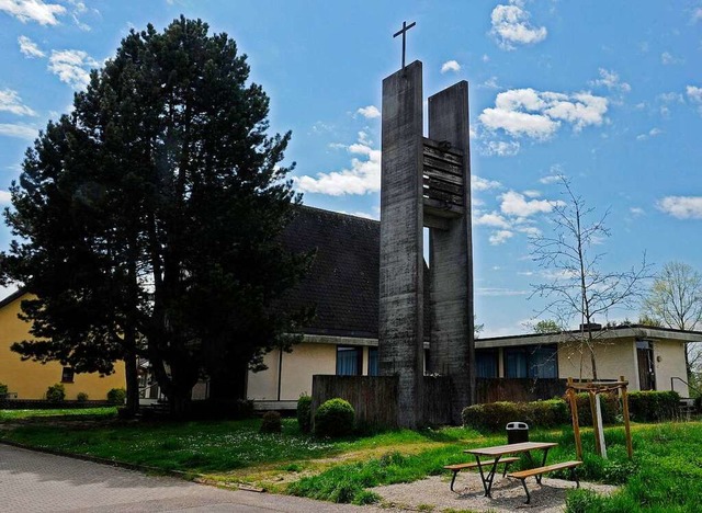 Die Kirche in Hugsweier soll verkauft werden.  | Foto: Bettina Schaller