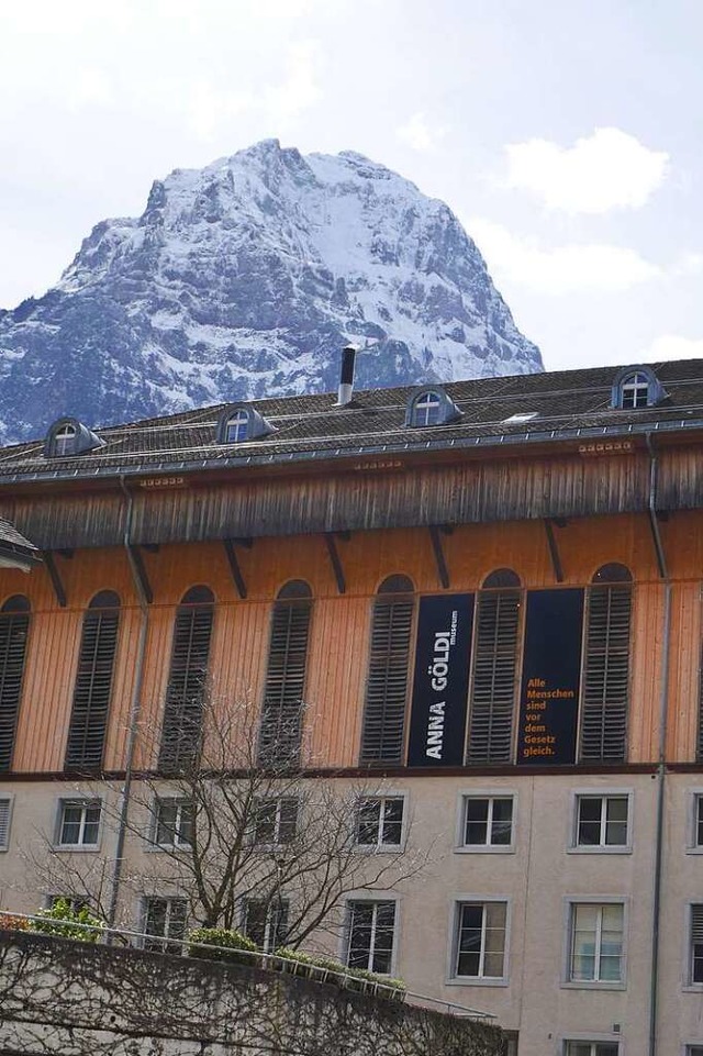 Im Dachstuhl des Hnggiturms in Glarus...t das Anna-Gldi-Museum untergebracht.  | Foto: Michael Gottstein