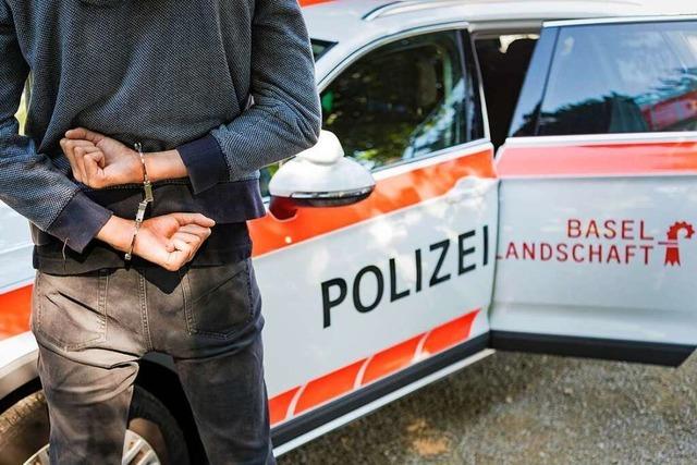Polizei nimmt im Kanton Baselland einen Mann nach einer Bombendrohung fest