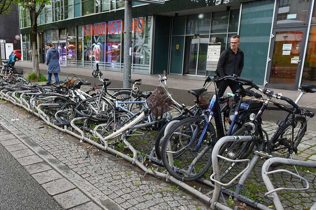 Rder und Radbgel sind massiv beschdigt.  | Foto: Rita Eggstein