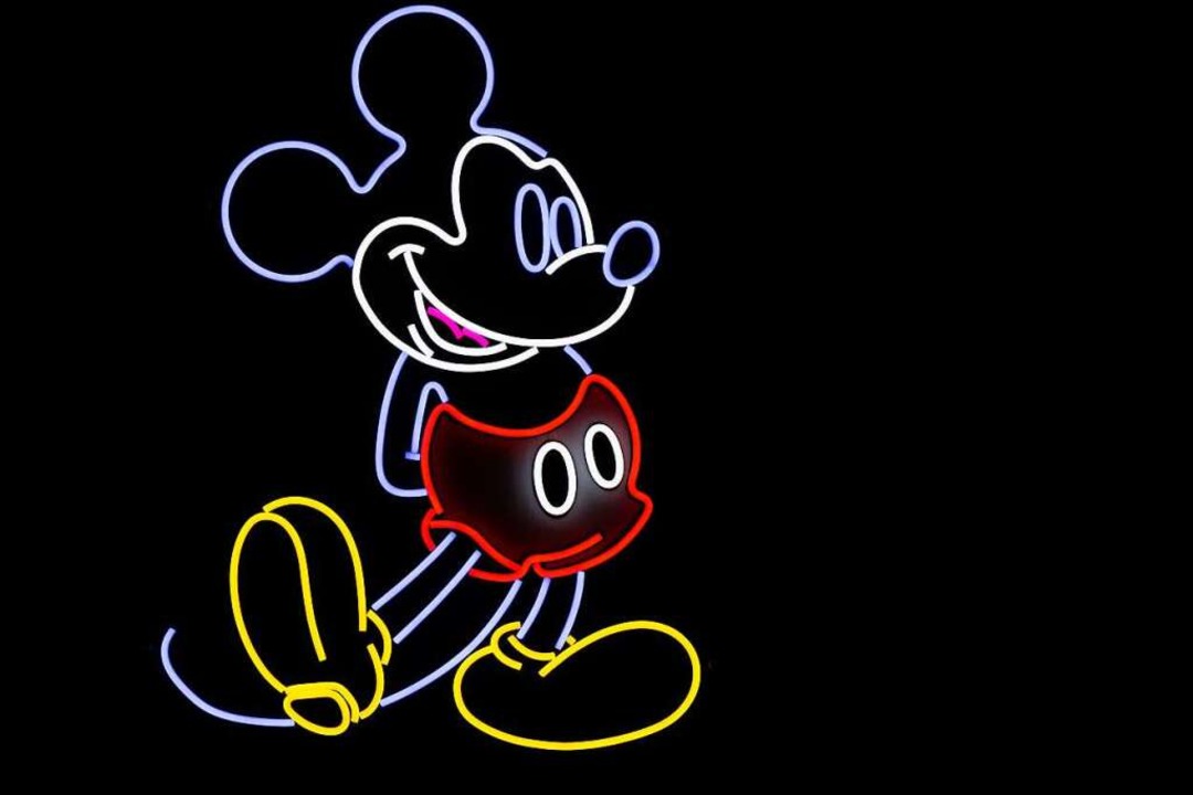 Micky Maus wurde  als Zeichentrickfigu...#8222;Steamboat Willie&#8220; bekannt.  | Foto: Sven Hoppe (dpa)