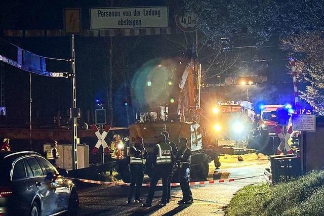 Bagger berührt Stromleitung bei Hornberg - drei Bauarbeiter verletzt