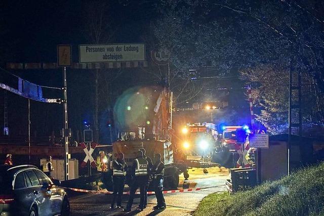 Stromschlag verletzt zwei Bauarbeiter an der Schwarzwaldbahn bei Hornberg schwer