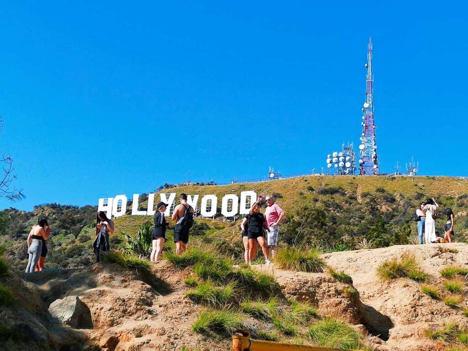 Hollywood ist ein Stadtteil von Los An...der Ort, wo es viele Filmstudios gibt.  | Foto: Barbara Munker (dpa)