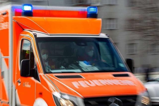 Autofahrer nutzt Rettungsgasse und fährt Rettungswagen bei Pfaffenweiler hinterher