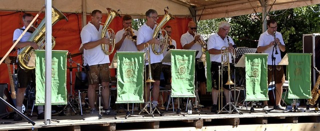 Die Latschari-Musik in voller Aktion   | Foto: Horatio Gollin