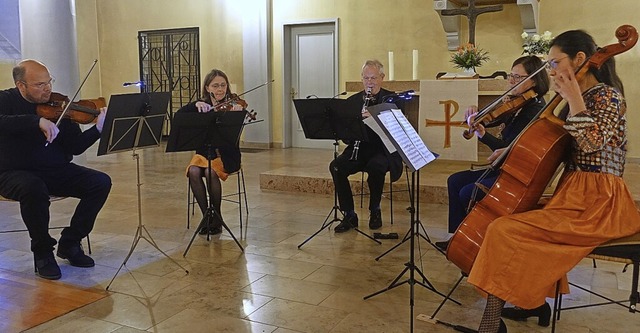 Geigerin Brigitte Schnabel und befreundete Musikerinnen und Musiker  | Foto: Roswitha Frey