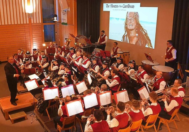 Ralph Stellbogen, Dirigent der Trachte...auch auf der Leinwand eine gute Figur.  | Foto: Sonja Niederer