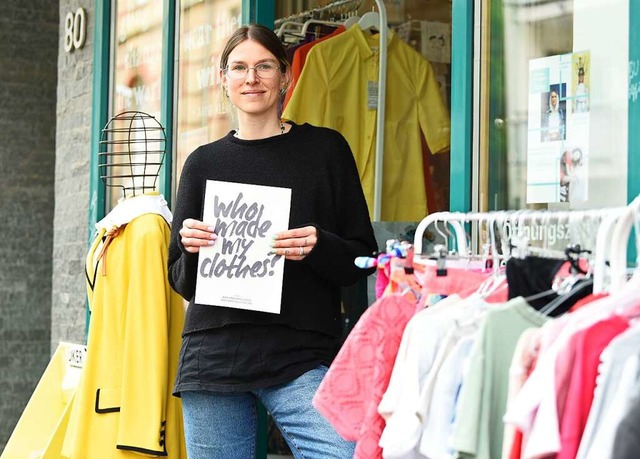 &#8222;Who made my clothes?&#8220; &#8...orn will damit zum Nachdenken anregen.  | Foto: Rita Eggstein