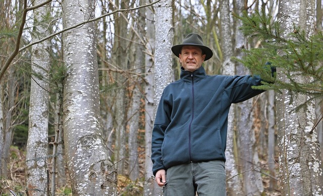 Christian Junele ist Forst-Diplomingen...Forstbetrieb der Gemeinde Friesenheim.  | Foto: Claudia Mller