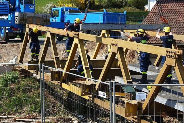 Auch die Behelfsbrcke ber den Ehrenb...n hat das Technische Hilfswerk gebaut.  | Foto: Alexander Maus THW