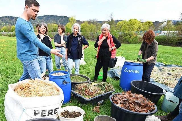 In Freiburg-Kappel wird am perfekten Kompost getftelt