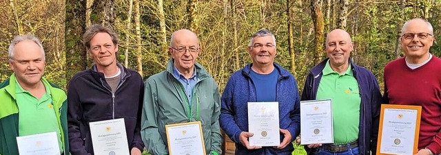 Ausgezeichnet vom Imkerbund wurden  Ha...Gerspach und Bernward Lohr (von links)  | Foto: Bernward Lohr