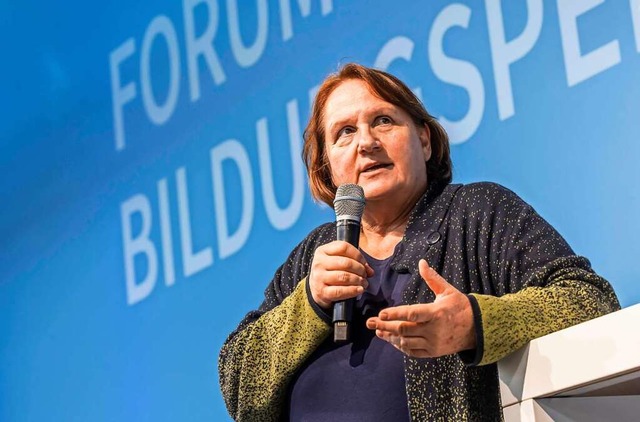 Baden-Wrttembergs Kultusministerin Th...r (Grne) lehnt Prmien fr Lehrer ab.  | Foto: IMAGO/imageBROKER/Arnulf Hettrich