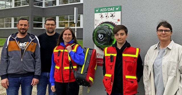 Die Heimschule St. Landolin freut sich ber den neuen Defibrillator.  | Foto: Jakob Katzmann