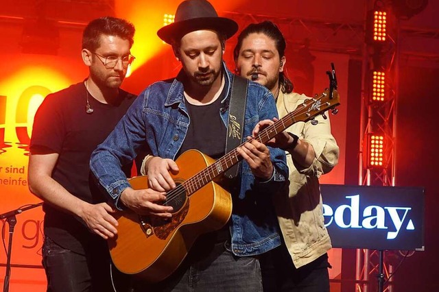 Patrick Huber, Severin Ebner und Daniele Cuviello (von links) beim Konzert.  | Foto: Roswitha Frey