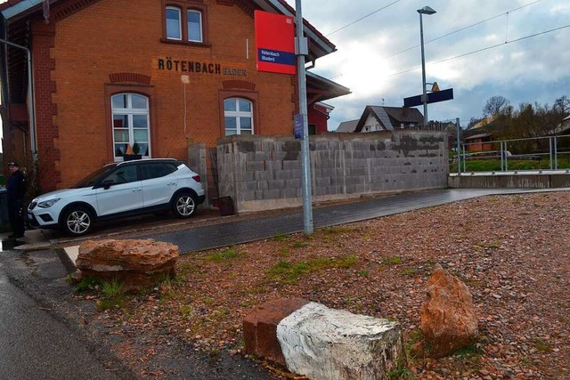 Die ungengenden Parkmglichkeiten fr... Bahnhofsumfeld behoben werden sollen.  | Foto: Liane Schilling