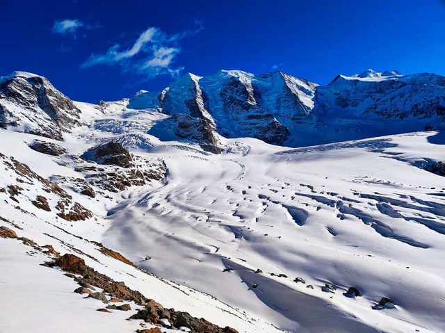 Blick auf den Morteratschgletscher: Na...e neuesten Messungen minimal aufatmen.  | Foto: M. Huss (dpa)