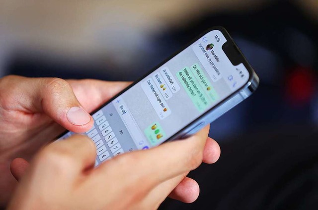 WhatsApp lsst Account auf mehreren Smartphones nutzen  | Foto: Karl-Josef Hildenbrand (dpa)