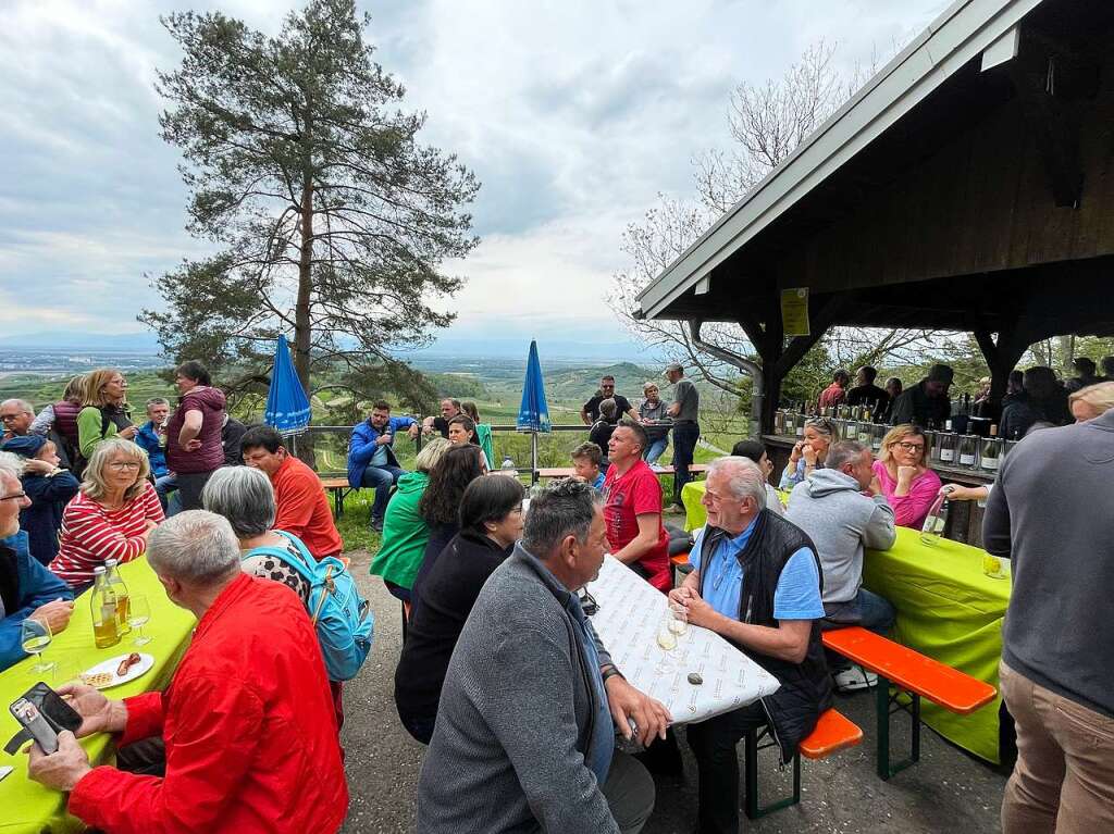 Groer Andrang herrschte am Sonntagnachmittag beim Gipfeltreffen mit Jungweinprobe auf der Katzensteinbuckhtte.