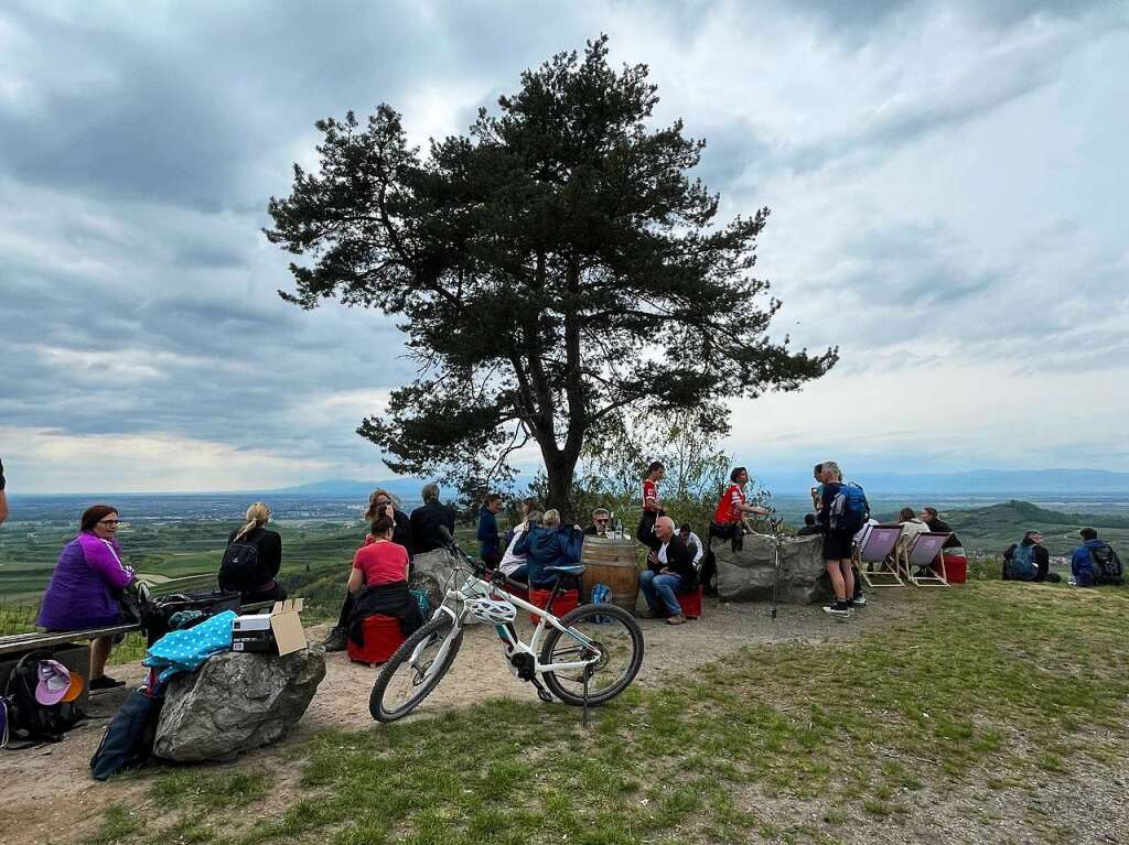 Groer Andrang herrschte am Sonntagnachmittag beim Gipfeltreffen mit Jungweinprobe auf der Katzensteinbuckhtte.